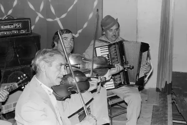 Mérai zenészek: Berki Ferenc „Árus”, Toni Rudolf „Kormos” és Berki Béla (1989)