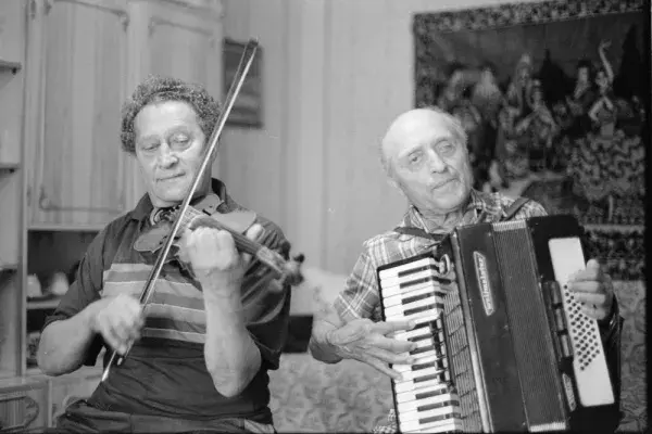 Kanalas Imre és Kanalas Gyula sarmasági muzsikusok (1997)