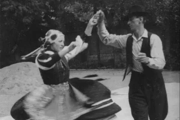 19.) Kalotaszegi páros tánc: Tötszegi Károly és Tötszegi Károlyné Kozma Anna "Nuki" (megrendezett filmfelvétel). Budapest, 1963. szeptember 27. 