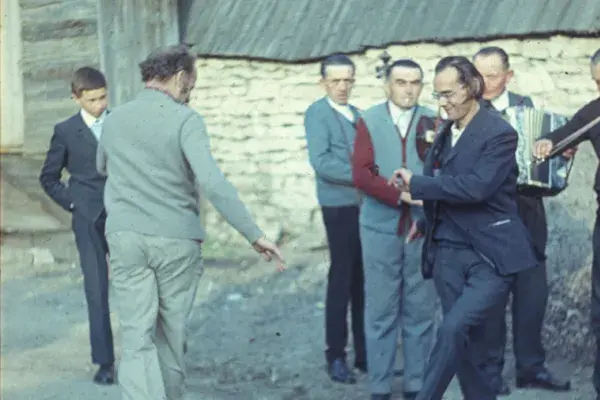 21.) Martin György és Tímár Sándor legényest táncol. Bogártelke, 1969