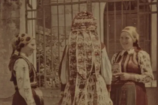 18.) Nagylány és asszonyok viseletben: Varga Katalin "Hangya", Tötszegi Andrásné Varga Erzsébet "Puci", Tötszegi Károlyné Kozma Anna "Nuki". Méra, 1961. október 13.