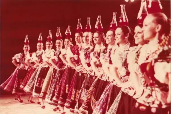 Gulyás László - Rábai Miklós: Üveges tánc, 1975