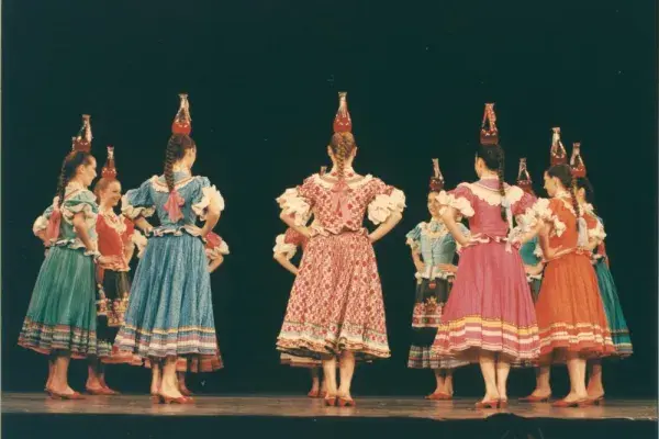 Gulyás László - Rábai Miklós: Üveges tánc, 1980, felújított verzió