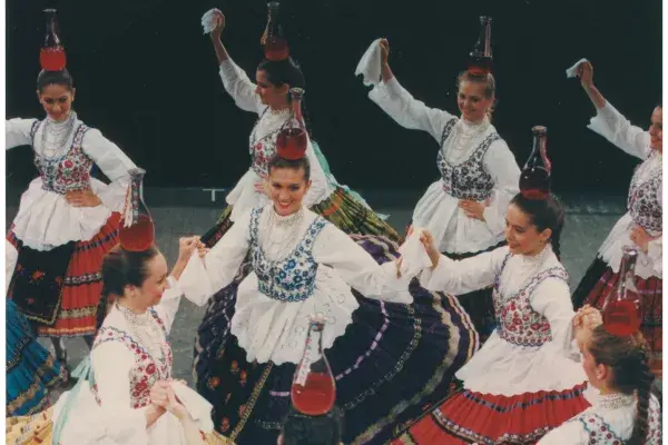 Timár Sándor: Tolnai üvegestánc, 1990