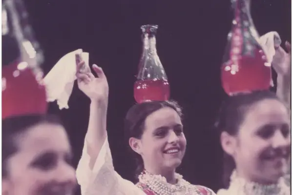 Timár Sándor: Tolnai üvegestánc, 1990