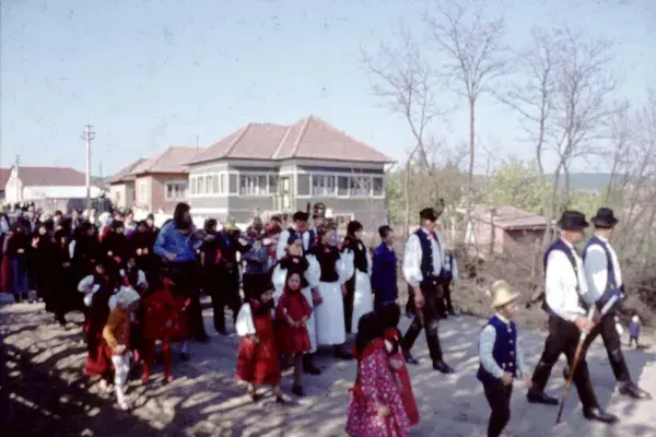 Széki lakodalom a Felszegen; Halmos Béla hegedű, Ádám István 'Icsán' és Ádám Sándor 'Sanyi' hegedű, Szék Románia, 1976 (HH_THA_FO_004685)