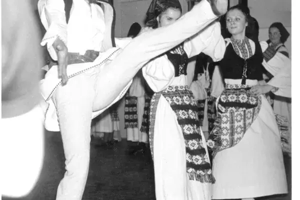  A VDSZ Bartók Béla Táncegyüttes, Nyilvános főpróba; Haidau; Litkey István, Balogh Ágnes, Bánfalvi Klára, Toldy Fernc Gimnázium, 1970-es évek (HH_THA_FO_000608)