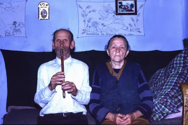 Gyűjtés a Mezőségen és Gyimesben Nesztor Ivánnal, 1980-as évek (HH_THA_FO_005428_01).JPG