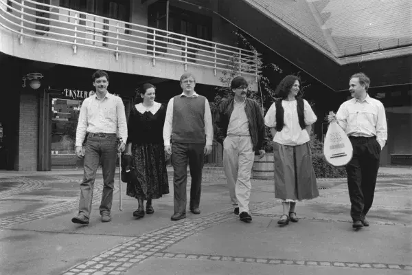  Karikás Együttes: Kámán Péter 'Cucás', Juhász Erika, Erményi István, Tóth Gábor, Tóthné Dénes Anikó, Hegedűs Csaba, 1991-1992 (HH_THA_FO_000022_01)