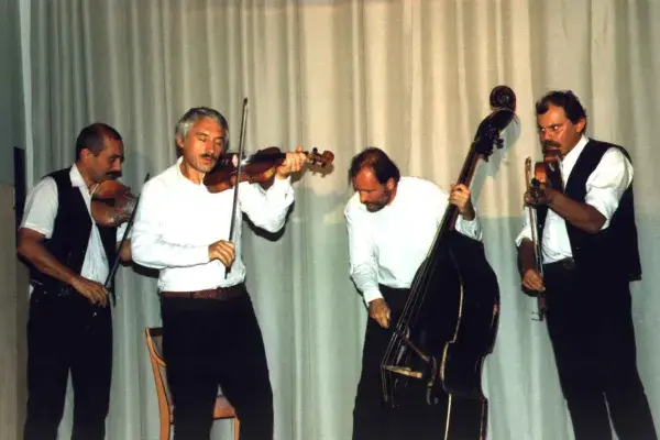 Muzsikás Együttes, Csoóri Sándor, Sipos Mihály, Hamar Dániel, Éri Péter (HH_THA_FO_000473_01).JPG