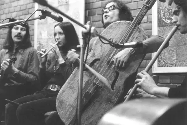 Táncház a Kassák klubban Halmos Béla, Sebestyén Márta, Sebő Ferenc, Éri Péter, Kassák Klub, 1970-es évek (HH_THA_FO_001739_01).JPG