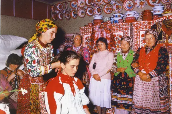 Tötszegi András  'Cucus' és Kelemen Tekla lakodalma, Méra, Kalotaszeg,  1984 (HH_THA_FO_007092_01).JPG