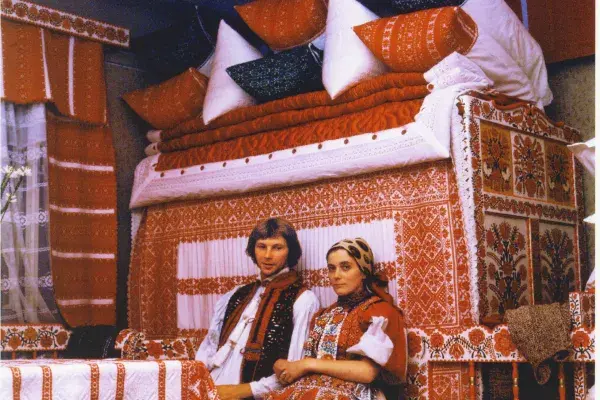 Tötszegi András  'Cucus' és Kelemen Tekla lakodalma, Méra, Kalotaszeg,  1984 (HH_THA_FO_007093_01).JPG