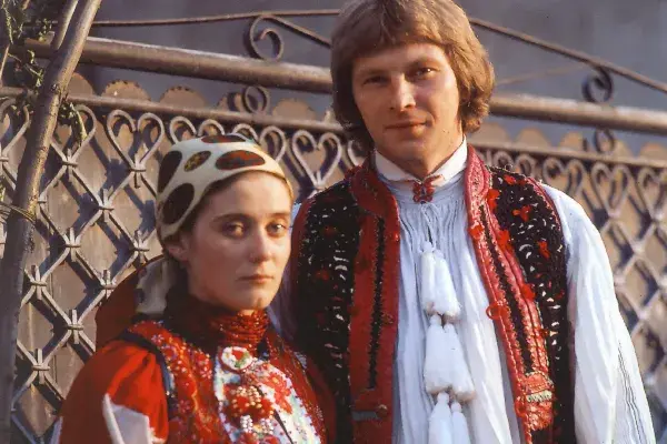 Tötszegi András  'Cucus' és Kelemen Tekla lakodalma, Méra, Kalotaszeg,  1984 (HH_THA_FO_007094_01).JPG