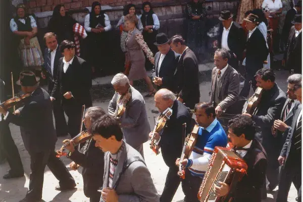 Tötszegi András  'Cucus' és Kelemen Tekla lakodalma, Méra, Kalotaszeg,  1984 (HH_THA_FO_007096_01).JPG
