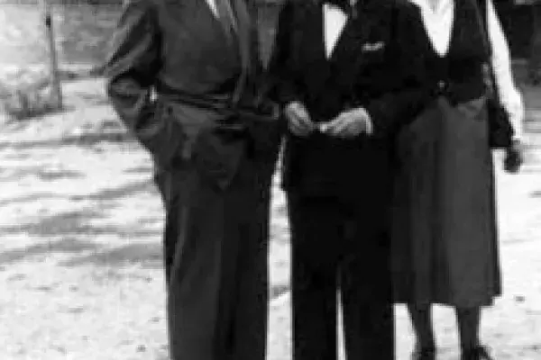 A Lajtha-házaspár Florent Schmitt-tel Szentendrén 1955 szeptemberében