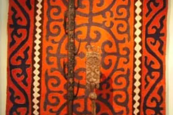 21. kép: Szabott-varrt kazak nemeztakaró, Néprajzi Múzeum, Szentpétervár