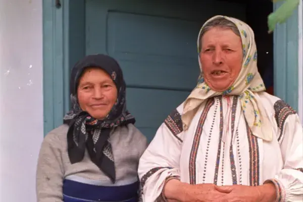 Berecz András lészpedi asszonyokkal (1996)