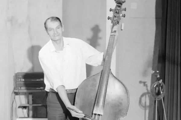 Lacatuș Gavril magyarfrátai bőgős (1998)