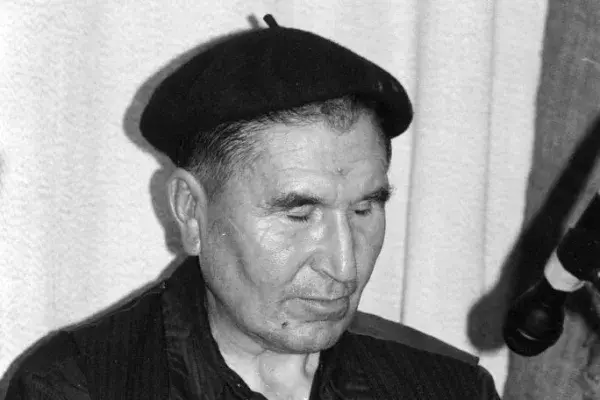 Antal Zoltán "Vak Zolti" gyimesközéploki prímás, Budapest 1990.