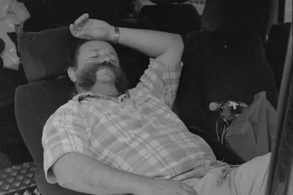 Pihen a "hangosztály" ( Wahl Frigyes) Magyarbece 2001.