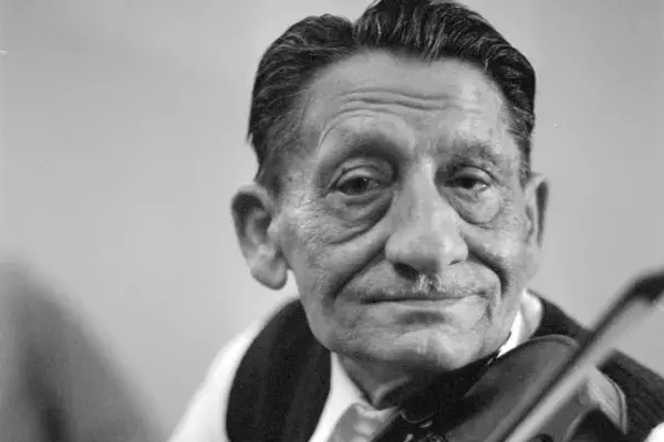 Lákó Aladár "Kicsi" muzsikál, Fonó Budai zeneház, 2000.