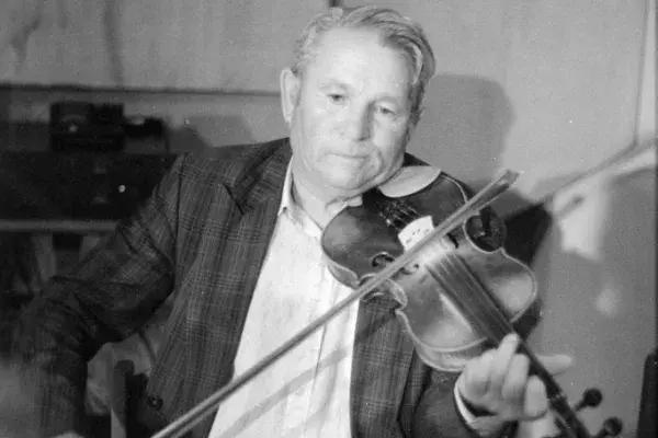 Szilágybagosi prímás: Csengettyűs Sándor "Bunyu" a Fonó Budai Zeneházban, 1997.