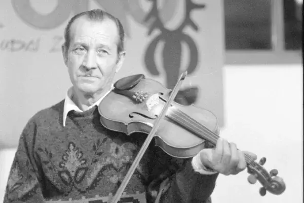 Lukács Lajos "Gamizsi" királyfalvi prímás Fonó Budai Zeneház 1998.