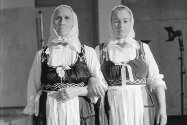 Farkas Vilma, Farkas Margit csíkjenőfalvi énekesek, táncosok Fonó Budai Zeneház 1998.