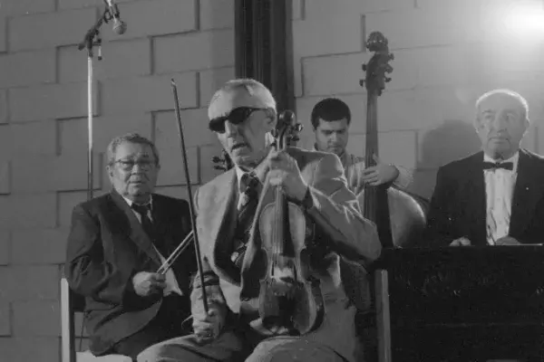 Illés "Vak" "Kancsali" László és zenekara a Fonóban 1999.