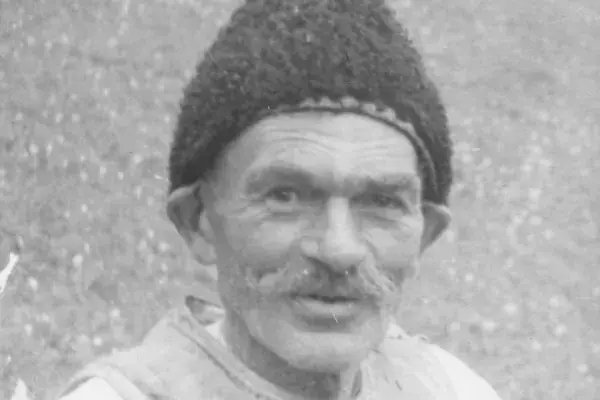 68.) Idős férfi báránybőr kucsmában. Gyimes, 1960-as évek