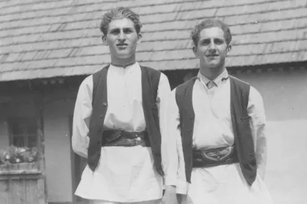 74.) Legények. Gyimes, 1960-as évek