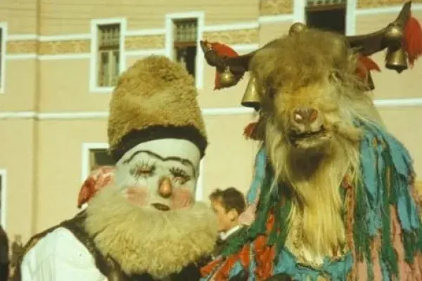 13.) Alakoskodás. Felcsík, 1980 -as évek