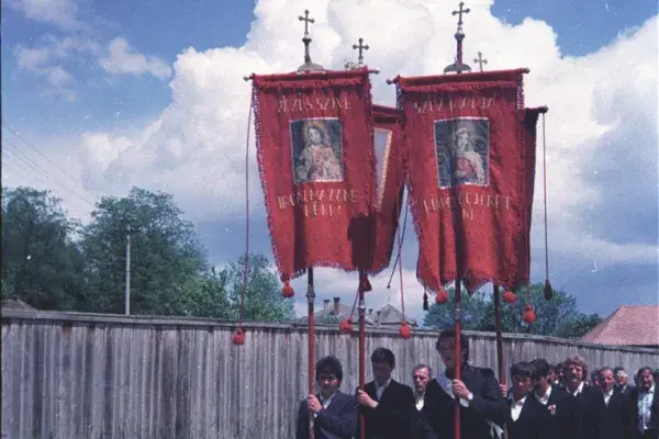 19.) Ünnepi menet, vonulás. Felcsík, 1980-as évek