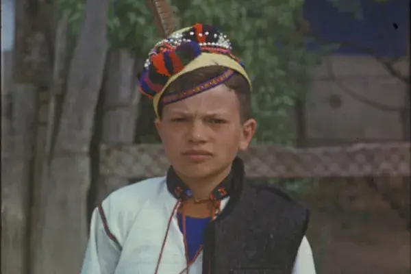 8.) Legényke viseletben. Avas, 1970-80-as évek