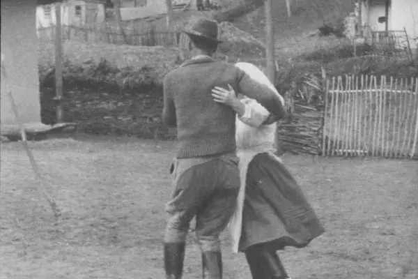 4.) Mezőségi régi stílusú páros táncok - Fodor János "Selyem és Fodor Jánosné  Fodor Erzsébet - Pesovár Ferenc és Kallós Zoltán megrendezett filmfelvétele, gyűjtése. Visa, 1964. április 10.