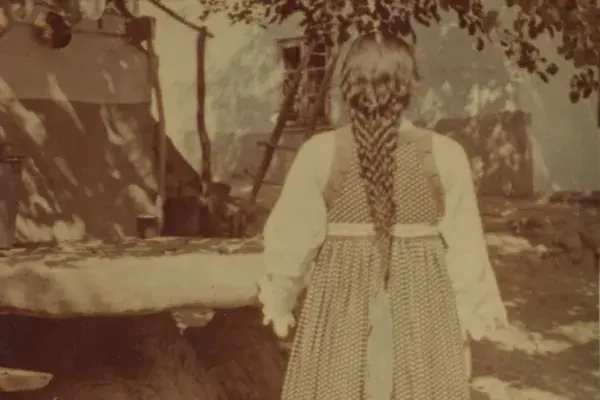 27.) Hajfonatos lány. Mezőkeszü, 1960-as évek