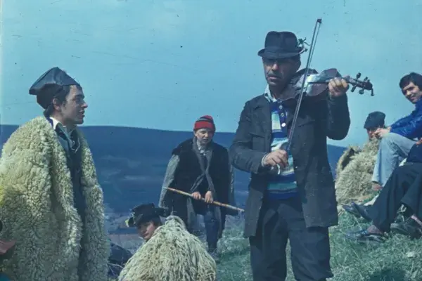 100.) Mérai juhmérés: Muszka Gyuri  énekel subában Berki Ferenc „Árus” prímással. Méra, 1980-as évek