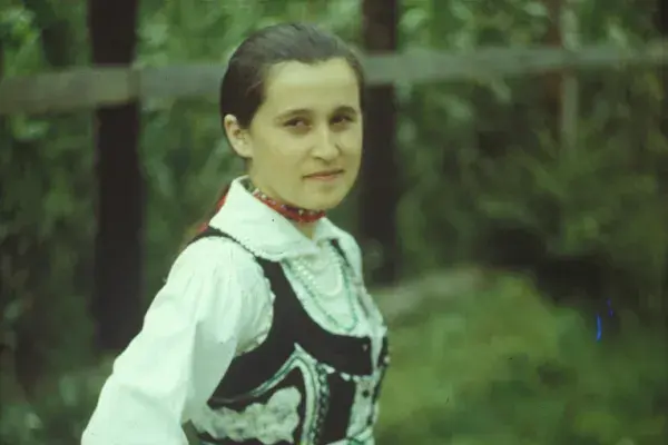 115.) Fiatal lány. Visa, 1980-as évek