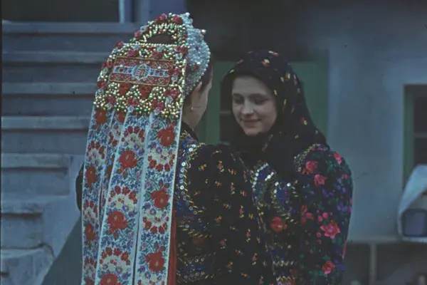 78.) Kozma Anna "Nuki" Kozma Erzsébet "Nuki" nagypénteki gyászviseletben. Méra, 1970-es évek