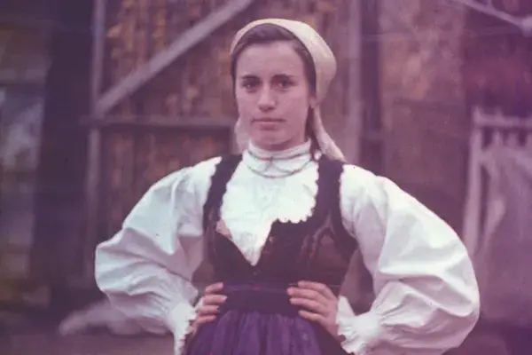 114.) Fiatal lány, Visa, 1980-as évek