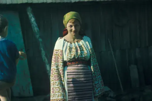 Nő viseletben, 1980-as évek