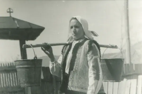 2.) Vízhordás. Moldva, 1960-70-es évek