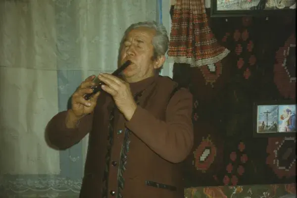 10.) Furulyás. Moldva, 1980-as évek