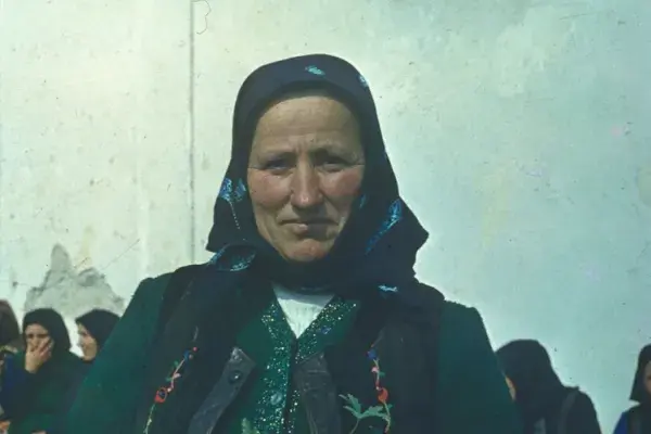 11.) Idős asszony. Csíksomlyó, 1980-as évek
