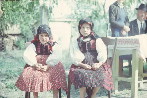 22.) Széki kislányok (Juhos Eszti, Tasnádi Zsuzsi). Szék, 1970-es évek