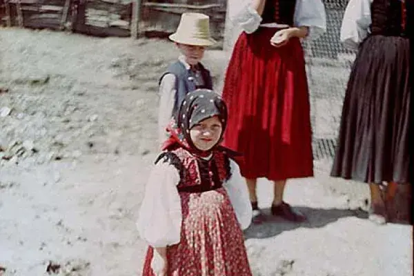 34.) Széki kislány (Juhos Erzsi). 1970-80-as évek