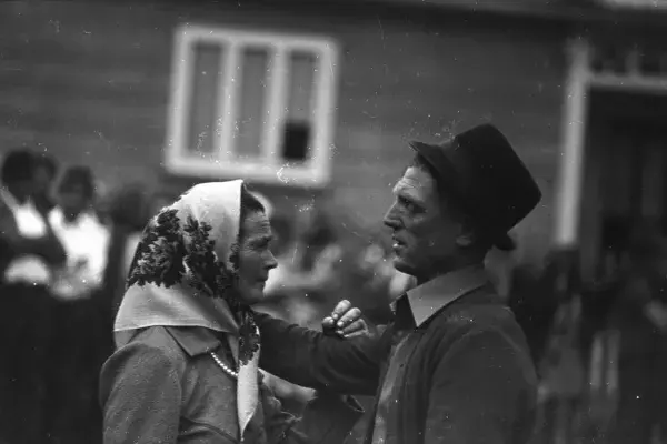 92.) Baliga András "Demeter" és felesége Tankó Anna "Kóta" tánc közben. Gyimesközéplok - Setétpatak, 1980-as évek